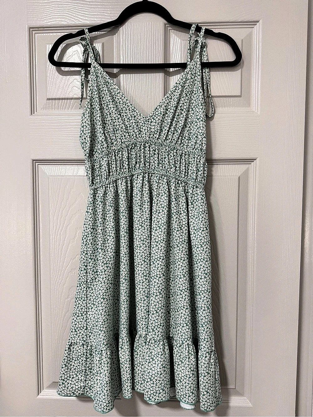 Altar'd State Floral Midi Dress in Green & White Size Medium